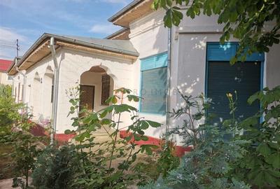 Casă cu 7 camere cu Canalizare în Merei - 1