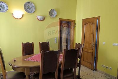 Apartament cu 3 camere semidecomandat în Central - 17