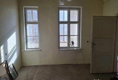Apartament cu 3 camere semidecomandat în Central - 10