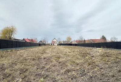 Curte Generoasa Zona Linistita - 5