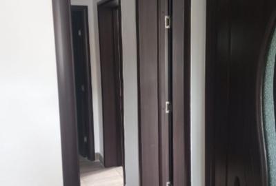 Apartament cu 2 camere decomandat, mobilat în Tractorul - 3