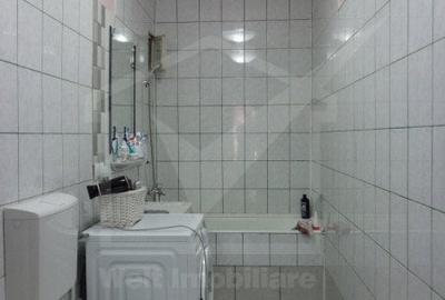 2 case alipite, teren la comun 1067 mp, demisol si parter, Dambul Rotund - 6