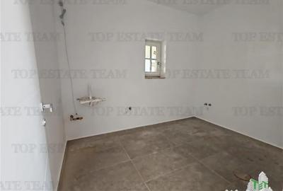 Casă cu 5 camere cu Teren 700 Mp în Corbeanca - 2