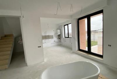 Casă individuală cu 5 camere cu Teren 270 Mp în Mogoșoaia