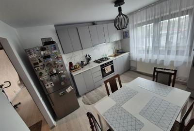 Apartament cu 4 camere decomandat în Ghermănești - 4