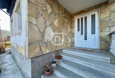 Casă individuală cu 7 camere cu Teren 920 Mp în Periferie - 3