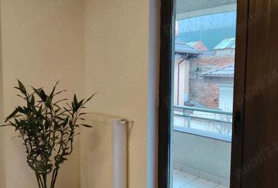 Apartament cu 3 camere decomandat în Central - 4