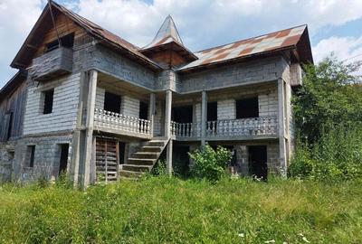 Casă cu 5 camere în Boteni - 8