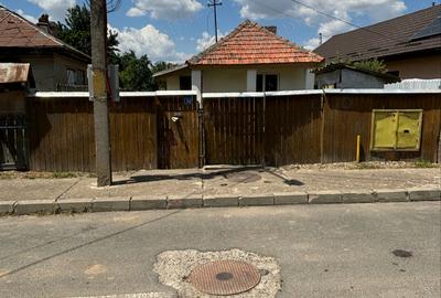 Casă cu 2 camere cu Teren 325 Mp în Central