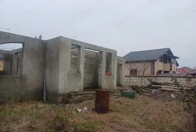 Casă cu Teren 451 Mp în Central - 4