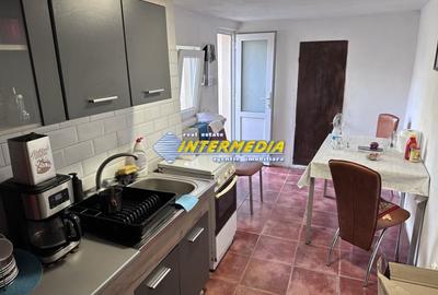 Casă individuală cu 5 camere cu Canalizare în Central - 3