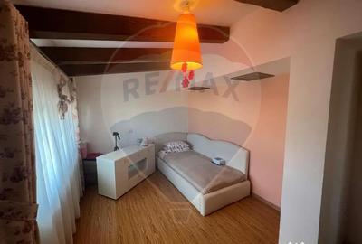 Casă cu 4 camere cu Teren 328 Mp în Golești - 9