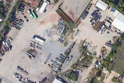 DE INCHIRIAT Teren betonat intravilan 2.000 - 10.000mp Bu... - 2