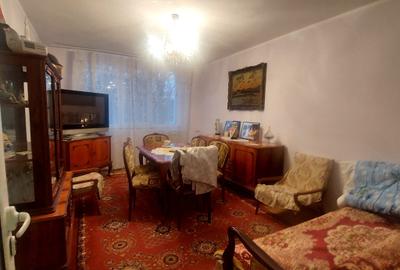 Apartament cu 3 camere decomandat în Țiglina 1