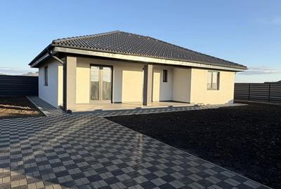 Casă cu 7 camere cu Teren 500 Mp în Sânpetru - 3