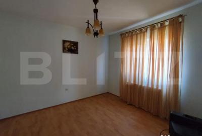 Casă cu 4 camere cu Teren 1300 Mp în Central