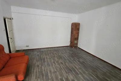 Spațiu comercial, de 38 mp, în Gării - 8