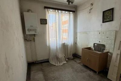 Apartament cu 3 camere decomandat în Triaj - 2