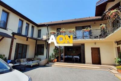 Casă individuală cu 10 camere cu Canalizare în Cetate