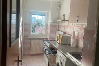 Garsonieră decomandată în Tei