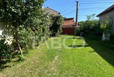 Casă cu 3 camere cu Teren 1293 Mp în Perșani - 2