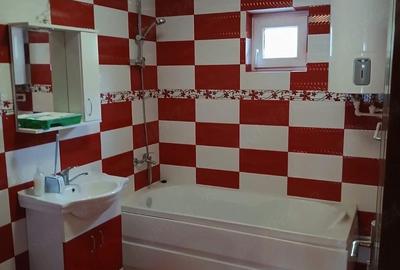 Casă cu 6 camere cu Teren 1600 Mp în Central - 5