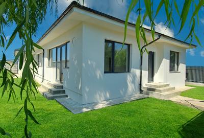 Casă cu 4 camere cu Teren 320 Mp în Tunari