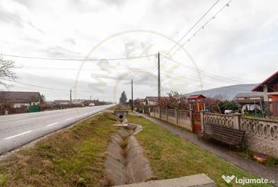 Casă cu 5 camere cu Canalizare în Țițești - 9