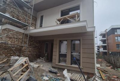 Duplex cu 4 camere cu Canalizare în Titan - 1