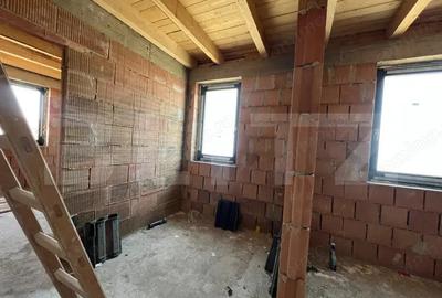 Casă cu 4 camere cu Teren 555 Mp în Central - 13