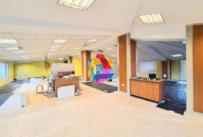 Birou, de 250 mp, în Central - 2