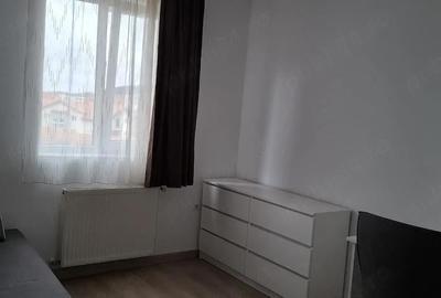 Apartament cu 3 camere semidecomandat în Central - 2