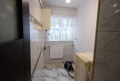 De vanzare apartament cu 2 camere, complet renovat, 56.000 euro - 2