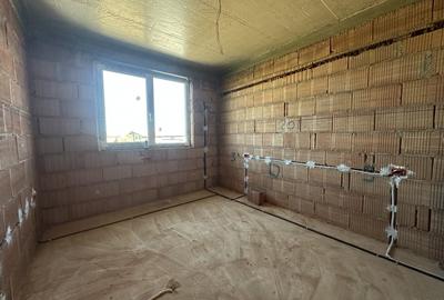 Duplex cu 4 camere cu Canalizare în Moșnița Nouă - 17