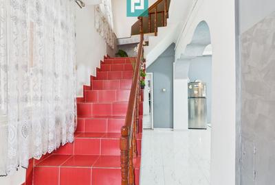 Două case, curte mare, lângă Castelul Corvinilor - 19