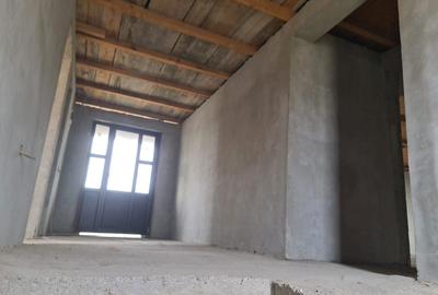 Casă cu 4 camere în Satu Nou - 8