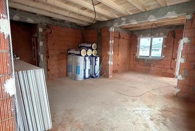 Casă cu 7 camere cu Teren 500 Mp în Central - 4