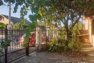 Casă cu 4 camere cu Teren 500 Mp în Central