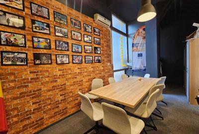 Spațiu comercial, de 120 mp, în Central - 3