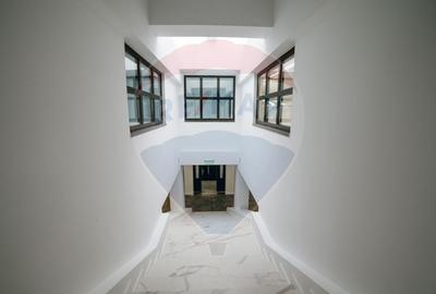 Spatiu comercial ULTRACENTRAL - 2,300mp de inchiriat - 16