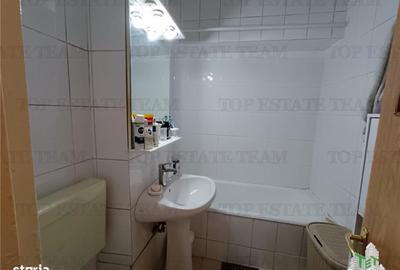 Apartament cu 3 camere decomandat în 1 Mai - 7