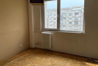 Apartament cu 3 camere decomandat în Iancului