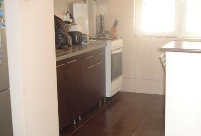 Inchiriere 2 camere Vitan loc de parcare - 4