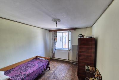 Apartament 3 camere *etaj 2 - decomandat* - str. Zambilelor - 2