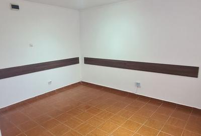 Spațiu comercial, de 29 mp, în Nord - 10