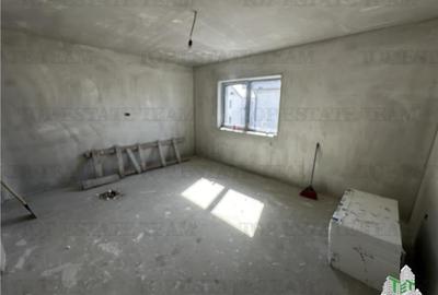 Vila cocheta, moderna, cu 4 camere si curte generoasa, toate utilitatile, Prelun - 9