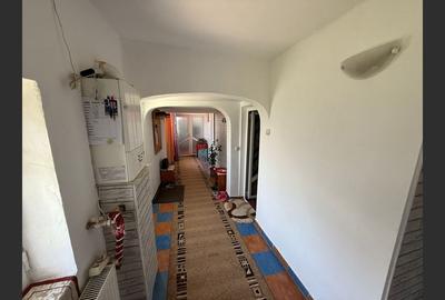 Casă decomandată 3 camere + grădină 450 m?, zonă liniștită Galați - 30