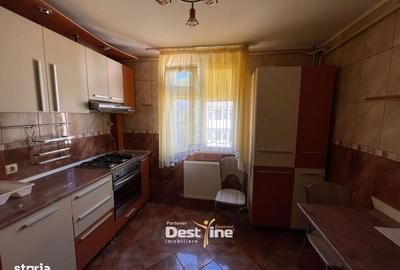 Apartament cu 4 camere decomandat în Bucium