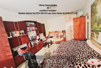 Apartament cu 3 camere decomandat în Tătărași - 11