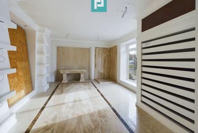 Spațiu comercial, de 50 mp, în Central - 12